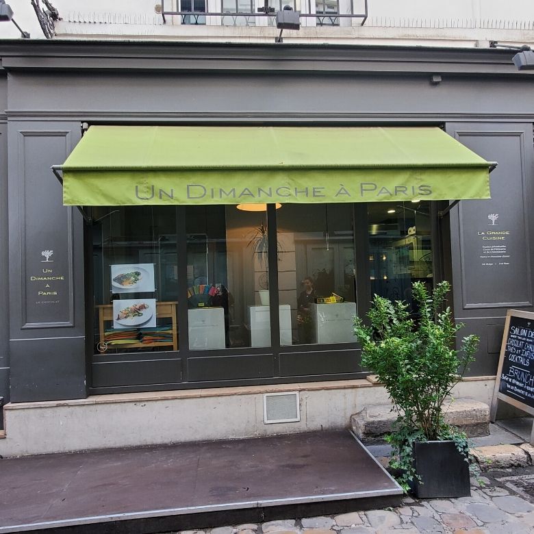 Un Dimanche à Paris Restaurant