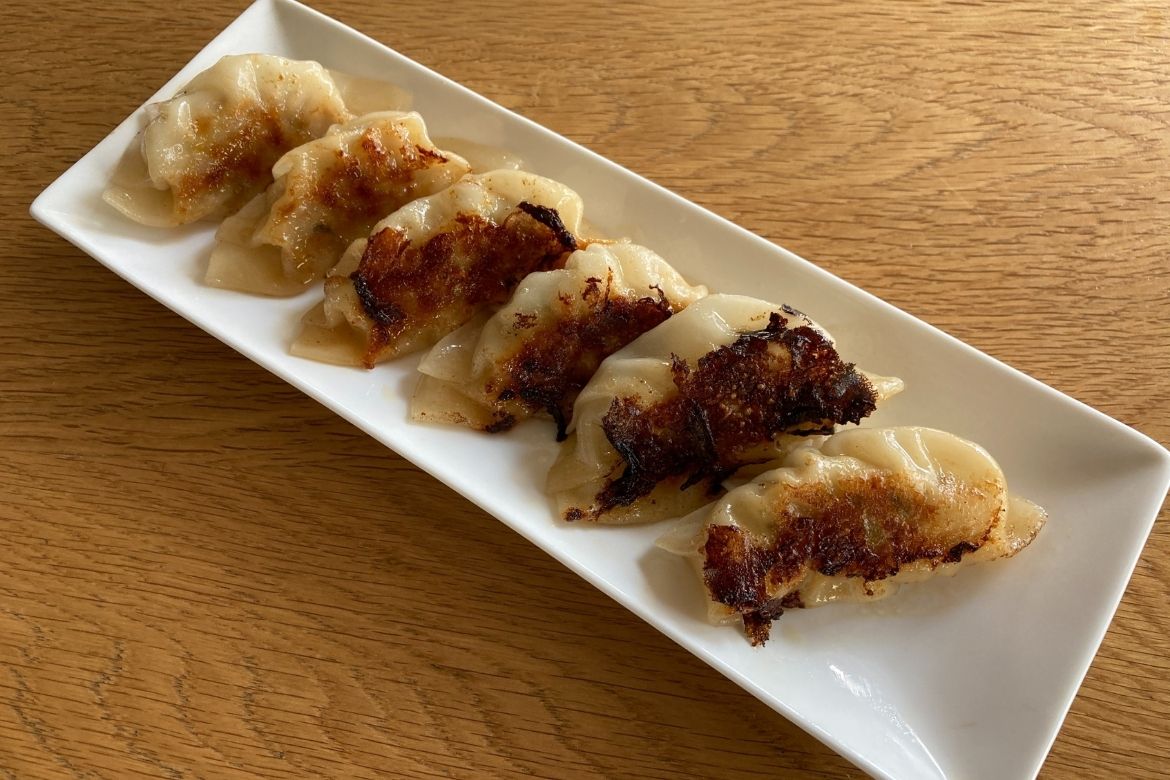 Kitchen Joy kasvispohjainen gyoza dumplings teriyakikastikkeella 200g —  HoReCa-tukku Kespro