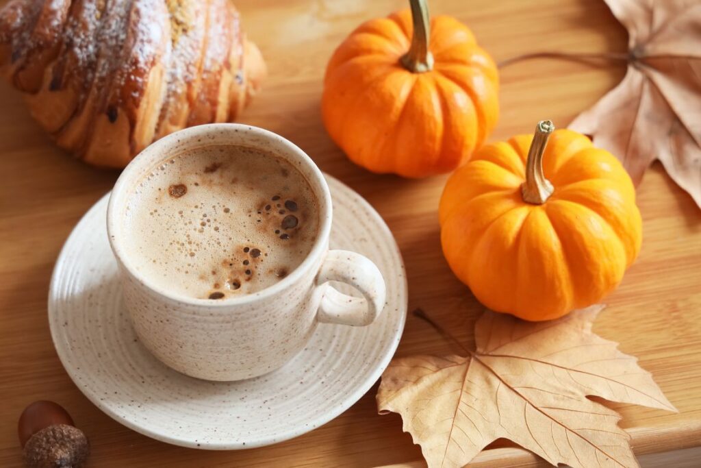 Halloween tea mug with pumpkins